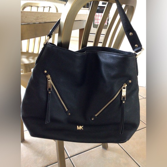 Michael Kors purse - Picture 2 of 6